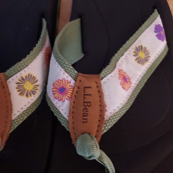 L.L. Bean Womans Green Sandals - Picture 4 of 5